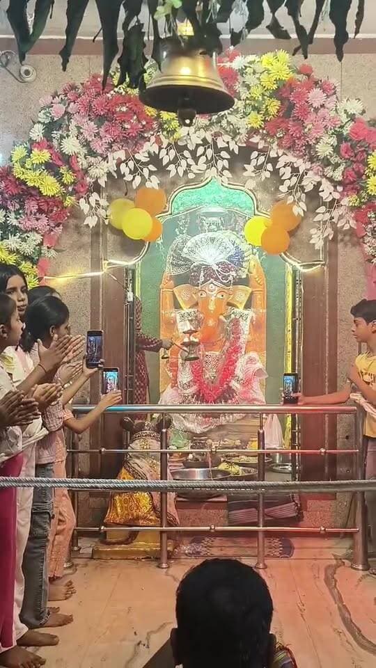 गणेश मार्केट स्थित श्री बड़े गणेश मंदिर में गणेश चतुर्थी का उल्लास । पंचमदिवस महाआरती, विघ्नहर्ता गणपति जी के दिव्य दर्शन