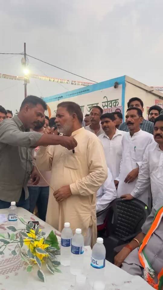 सिरौली से कांग्रेस प्रत्याशी राशिदा बेगम के समर्थन में बंगाली कॉलोनी पहुंचे तिलक राज बेहड़