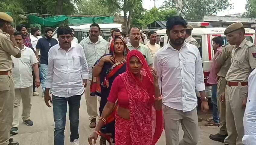 आज भारतीय जनता पार्टी व कांग्रेस के सभी नवनिर्वाचित पार्षद बांदीकुई उपखण्ड कार्यालय शपथ लेने पहुंचे।
#highlightsシ゚ #bandikui