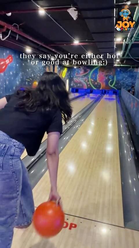 Hot? Check. Bowling skills? Eventually. 😂🎳
Book your lane🎳
📞 +91 77778 02291
#joyplay #gamezone #bowling #arcade #explore
{Joyplay , gamezone in bhopal , bowling ally , bowling , vr , kids playzone , softplay , birthday party zone , explore , trending , viral , fun , horror house , games}