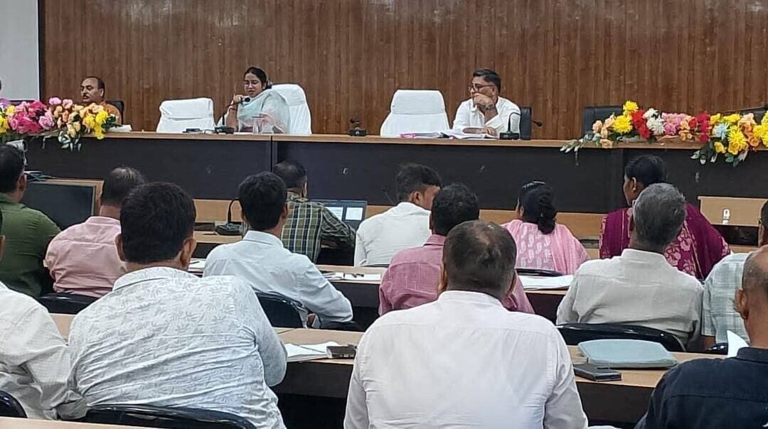 🏗️ सीतामढ़ी में आंगनवाड़ी केंद्रों के निर्माण में आएगी तेजी!
उप विकास आयुक्त श्वेता भारती ने समीक्षा बैठक में अधिकारियों को उपयुक्त स्थलों का शीघ्र चयन, प्रक्रिया पूरी करने और निर्माण कार्य समयबद्ध शुरू कराने के निर्देश दिए।
#Sitamarhi #Anganwadi #BiharNews #AvinationNews #Development #SitamarhiNews