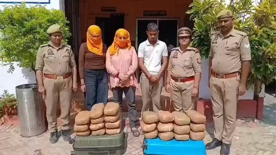 दो ट्रॉली बैग में भरकर ला रहे थे 23 किलो गांजा, बिलरियागंज पुलिस ने तीन अंतर्राज्यीय तस्करों को दबोचा, बिहार और गाजीपुर के रहने वाले हैं गिरफ्तार आरोपी, करीब पांच लाख रुपये कीमत का गांजा बरामद; गांजा पहुंचाने के बदले लेते थे रुपये
आजमगढ़
https://abckhabar.in/?p=8418