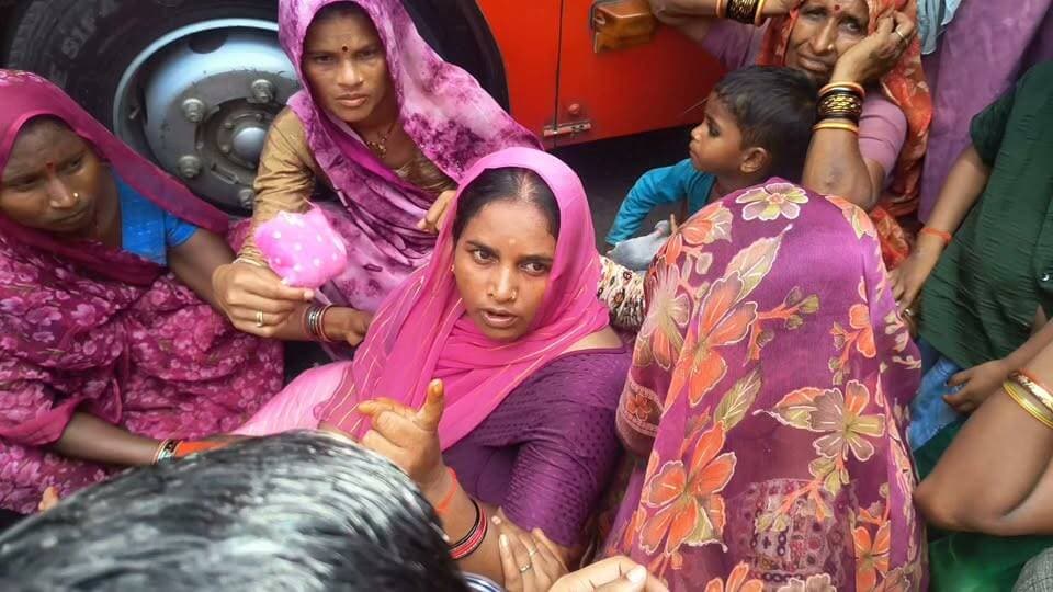 राजू पाल की पत्नी ने टीआई बाल्मीकि चौबे से कहा सुनिए...