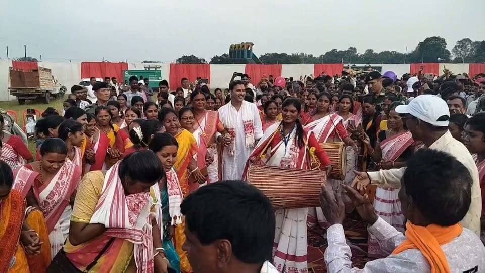 करमा की पूर्व संध्या पर आजसू के द्वारा करमा महोत्सव का आयोजन
पूर्व उपमुख्यमंत्री सुदेश महतो हुए शामिल