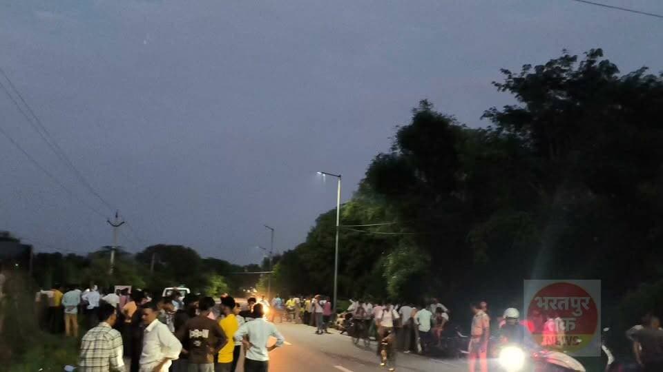 सेठी सैनी निवासी मैनाबास 15 सितम्बर को हुआ लापता।18 सितम्बर को भुसावर रोड पर एक निजी नर्सरी के पीछे खेत में एक युवक का शव मिला। कपड़ो से उसकी शिनाख्त सेठी के रूप में की गई। पोस्टमार्टम रिपोर्ट के आधार पर उसकी मौत की वजह सामने आयेगी।