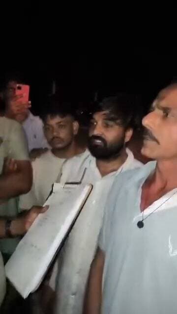 नगरपालिका चुनाव कांग्रेस की बाड़े बंदी मे रात को पहुंची पुलिस!पार्षद के भाई ने लगाया विधायक पर अगुवा करने का आरोप