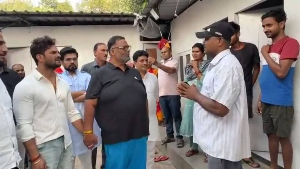 खेसारी लाल यादव ने ‘सेवा आश्रम’ का किया मुआयना, जरूरतमंदों से मिले