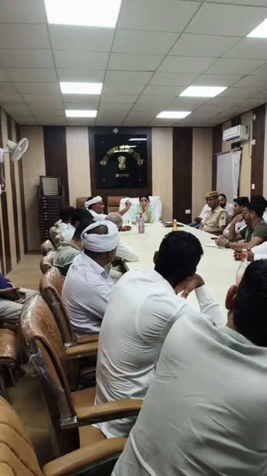 सिंचाई पानी को लेकर किसान नेताओ और प्रशासन की वार्ता