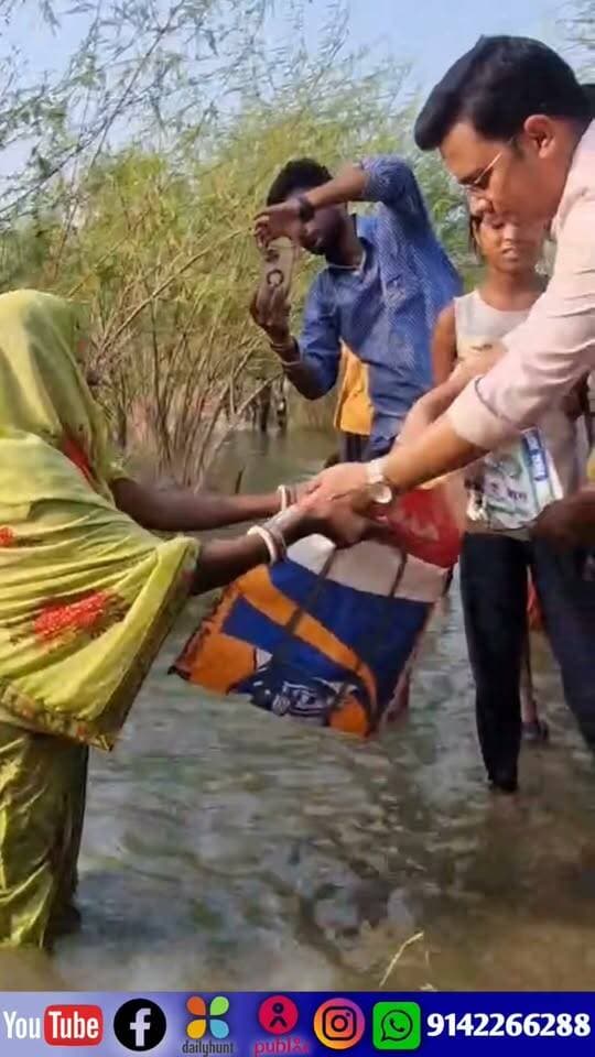 चमथा दो पंचायत के मुखिया राकेश कुमार राय ने कहा कि डॉ सुशील कुमार की तरह अन्य डॉक्टरों को भी आगे आना चाहिए Dainik Bhaskar News18 India ABP Live Aaj Tak India Today NDTV India News24