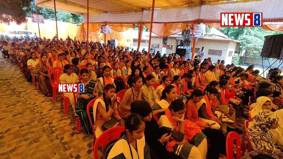 *Bahraich:- शहर के गोर्नाड लॉन पहुंचे पूर्व बाहुबली सांसद बृजभूषण शरण सिंह ने बाबा रामदेव के पचास करोड़ के मानहानि के दावे को किया खारिज,, कहा खाद्य सामग्री के साथ छेड़छाड़ बर्दाश्त नहीं,, इसके लिए अगर हमको बलिदान भी देना पड़ा तो देंगे,,* Brij Bhushan Sharan Singh Swami Ramdev #patanjali