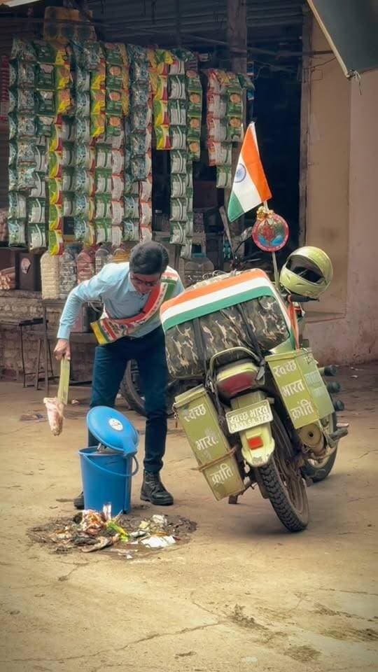 संकल्प बोलकर हम तो निकल पढ़े
गगन कहे विजय भव:
स्वच्छ भारत क्रांति
5 दिसंबर 2015 से आजतक ।
#narendramodi