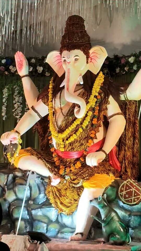 🙏🚩 मालथौन में विराजमान बड़े गणपति, बढ़ा रहे नगर की शोभा 🙏🌺
गणपति बप्पा मोरया! 🚩
बप्पा की भव्य प्रतिमा के दर्शन से मालथौन भक्तिमय हो उठा। 🙏✨#Ganpati #Reels #ViralReels #TrendingReels #ViralVideo #InstagramReels #FacebookReels