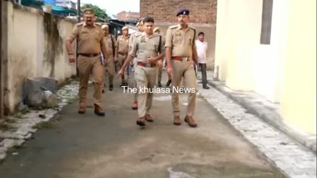 वरिष्ठ पुलिस अधीक्षक, झाँसी विकास कुमार द्वारा थाना गुरसराय का निरीक्षण किया गया,,SSP झाँसी विकास कुमार द्वारा गुरसराय थाने की बिल्डिंग्स, साफ-सफाई और अभिलेखों (रजिस्टर्स) का अवलोकन किया गया। निरीक्षण के दौरान पाई गई कमियों को दूर करने के लिए थाना प्रभारी को आवश्यक दिशा-निर्देशित किया गया है, ताकि थाने की व्यवस्थाओं को और बेहतर बनाया जा सके तथा क्षेत्रवासियों को सुरक्षित माहौल प्रदान किया जा सके