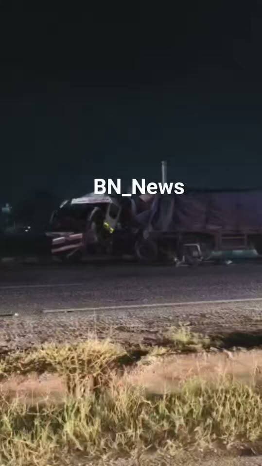 ब्रेकिंग न्यूज
नीमराणा नेशनल हाईवे पर जनकसिंहपुरा के पास कार व ट्रैलर का एक्सीडेंट
खाटू श्याम जी के दर्शन कर दिल्ली की और लौट रहे थे कार सवार
आगे चल रहे वाहन चालक के ब्रेक लगाने से हुआ हादसा
मौके पर पहुँची नीमराणा व हाईवे पुलिस
एनएचएआई की टीम क्रेन से हटवा रही है क्षतिग्रस्त वाहनो को
हाइवे पर लगा वाहनो का लम्बा जाम