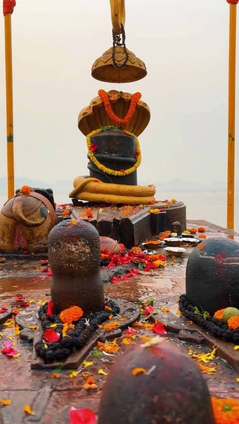 सत्यम ,शिवम् ,सुंदरम 🕉️🔱
|| @varanasi_banaras_kashi ||