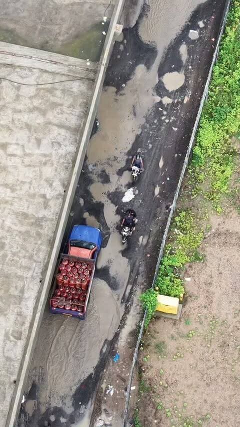 Road to ???
Follow @aapnu_vapi For More