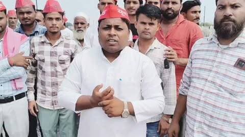 चाचा जी श्री Shivpal Singh Yadav जी के बदायूं आगमन पर स्वागत के इंतजार में खडी हमारी मुलायम सिंह यूथ बिग्रेड की टीम ...
जय समाजवाद
Aditya Yadav Anees Raja मुलायम सिंह यूथ ब्रिगेड-उत्तर प्रदेश