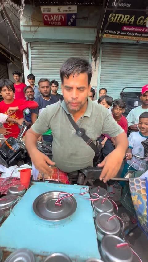 Viral Bhel Wala In Delhi
#kolalkatabhel #bhelpuri #foodreels #streetfood #viralreels