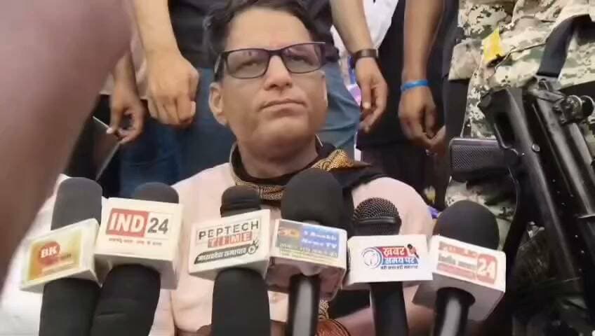 विधानसभा चुनाव पर भड़के दामोदर यादव पत्रकारों से पूछे गए दतिया विधानसभा हारने और बाबा बागेश्वर पर पूछे गए तीखे सवालों पर भड़के दामोदर
#MPNews #mpower #mppolice #BabaBageshwarDham #MPpolitics