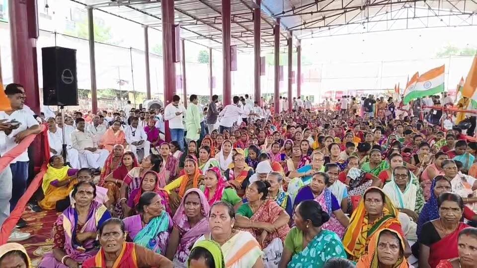 रुद्रपुर में बंगाली समाज का विशाल धरना प्रदर्शन, कलेक्ट्रेट करेंगे कूच