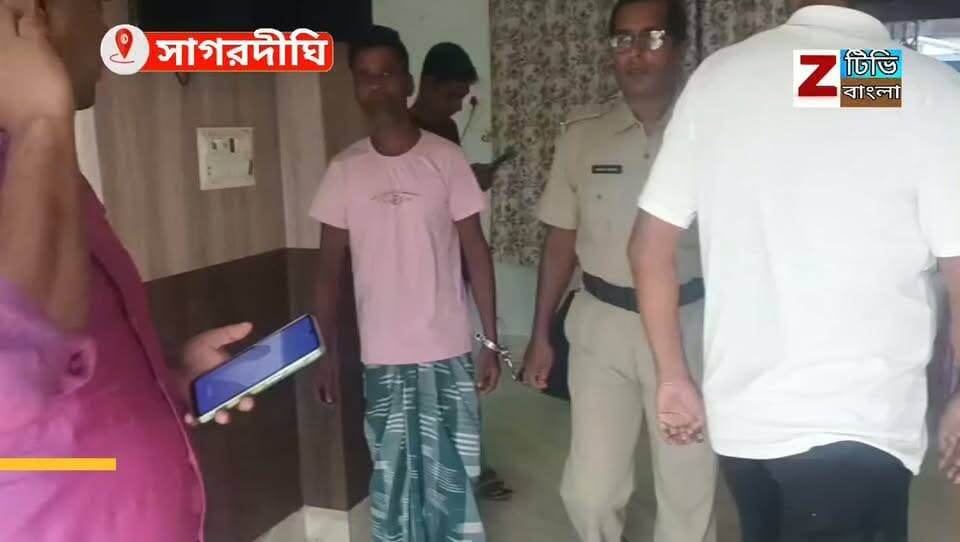 পরিচয় জালিয়াতির অভিযোগে মুর্শিদাবাদ জেলার সাগরদিঘীতে গ্রেপ্তার এক যুবক