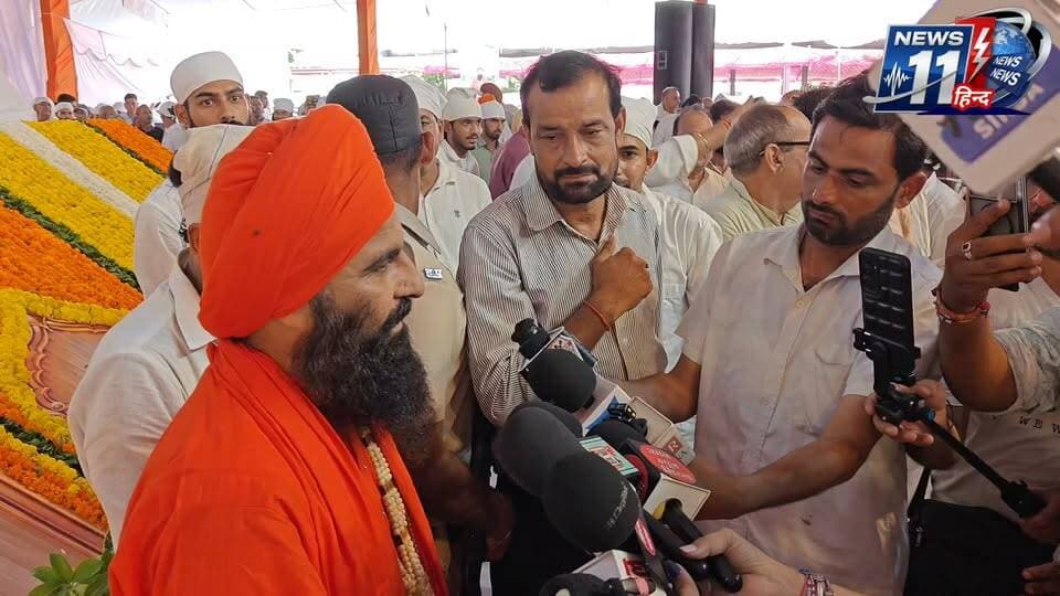 सिरसा संत समागम में पहुंचकर भक्तों को आशीर्वाद देने के बाद मीडिया से रूबरू होते हैं बाबा ब्रह्म दास डेरा बाबा भूमणशाह #viral #Sirsa #Haryana #India #deraBababhumanshah