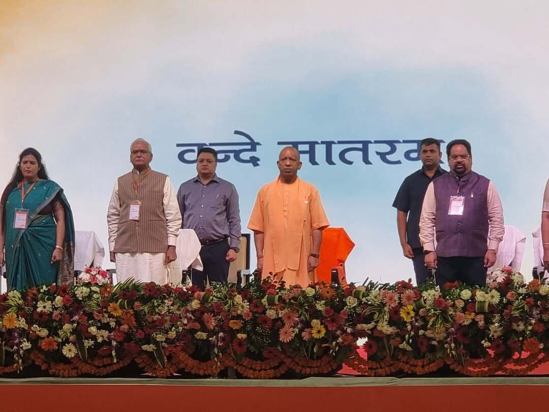 मुख्यमंत्री योगी आदित्यनाथ पहुंचे ग्रेटर नोएडा