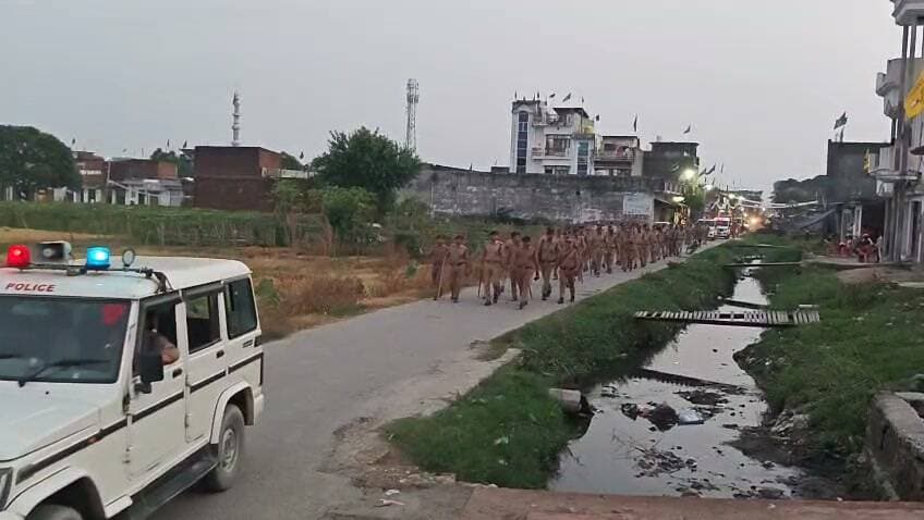 निष्पक्ष मतदान के लिए 175 पुलिस कर्मी होंगे तैनात। पुलिस ने किया फ्लैग मार्च