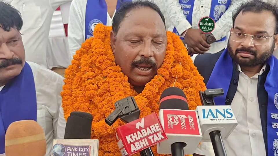 घोसी विधानसभा से बसपा प्रत्याशी घोषित होते ही अजय जायसवाल का बयान आया सामने
#घोसी #अजयजायसवाल #बसपा #खबरेंअभीतक #KhabareAbhiTak