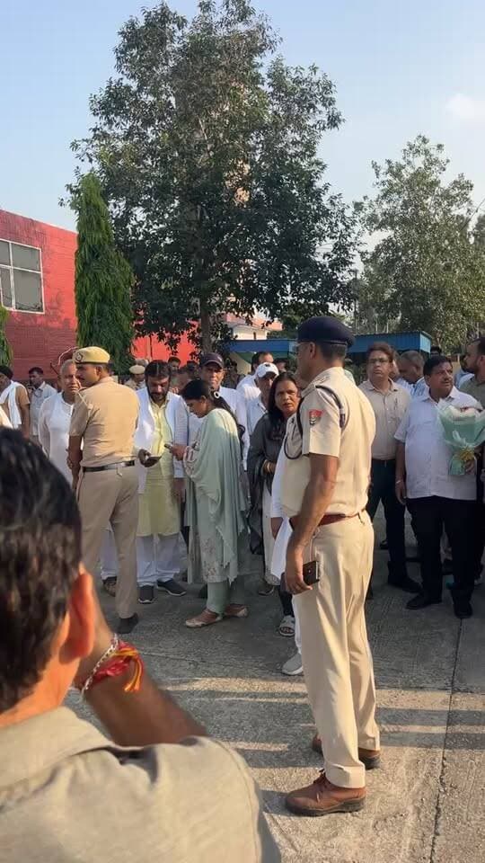 मुख्यमंत्री नायब सैनी ने बाबैन अनाज मंडी में किसानों, आढ़तियों, व्यापारियों, राइस मिलरों और प्रशासनिक अधिकारियों के साथ की बैठक
