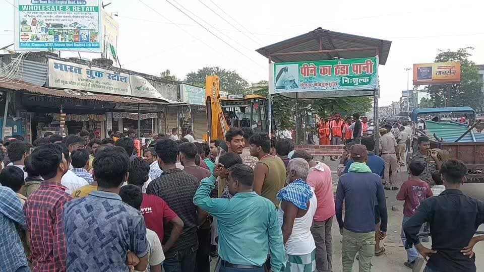 निशुल्क पेय जल को अतिक्रमण के दौरान तोड़ा गया