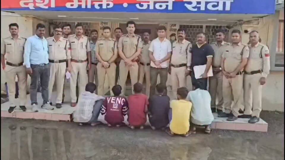 देवेंद्रनगर पुलिस की बड़ी कार्रवाई अंतरजिला चोर गिरोह के 6 आरोपी गिरफ्तार