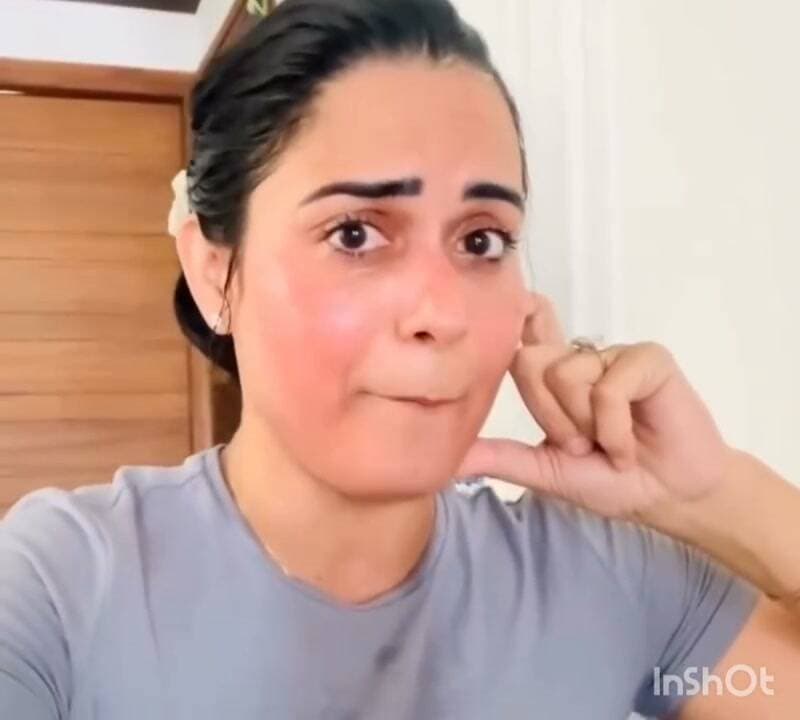 🔥 "मेरा करियर तुमने बर्बाद किया..." — पूर्व खेल मंत्री संदीप सिंह पर फिर बरसीं महिला कोच!
हरियाणा के पूर्व खेल मंत्री संदीप सिंह के खिलाफ यौन उत्पीड़न का आरोप लगाने वाली महिला कोच ने एक बार फिर खुलकर अपनी बात रखी है। उन्होंने सीधा संदेश देते हुए कहा कि उन्हें किसी भी तरह के दबाव या धमकियों से डराया नहीं जा सकता
⚖️ इस पूरे मामले पर आपकी क्या राय है? अपनी प्रतिक्रिया कमेंट बॉक्स में जरूर दें।
#SandeepSingh #HaryanaNews #WomensRights #BreakingNews #ViralVideo #HaryanaPolice #JusticeSeeker #TrendingNow #SocialIssues