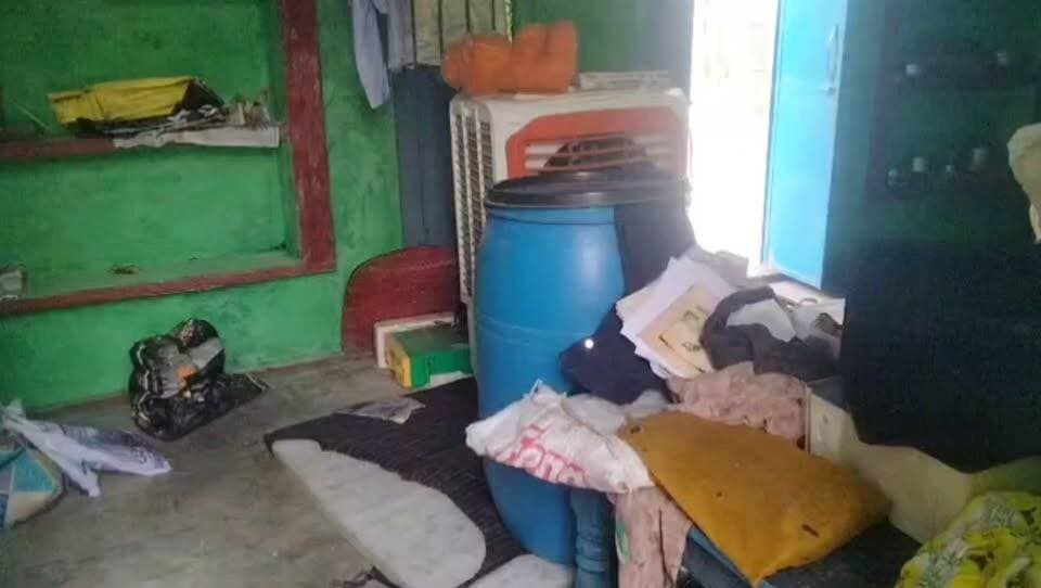 घर में सब सो रहे थे... अचानक गायब हो गई पूरी अलमारी #malthone #police #khurai #khurainews #khuraimadhyapradesh #KhuraiNews #chor #chori