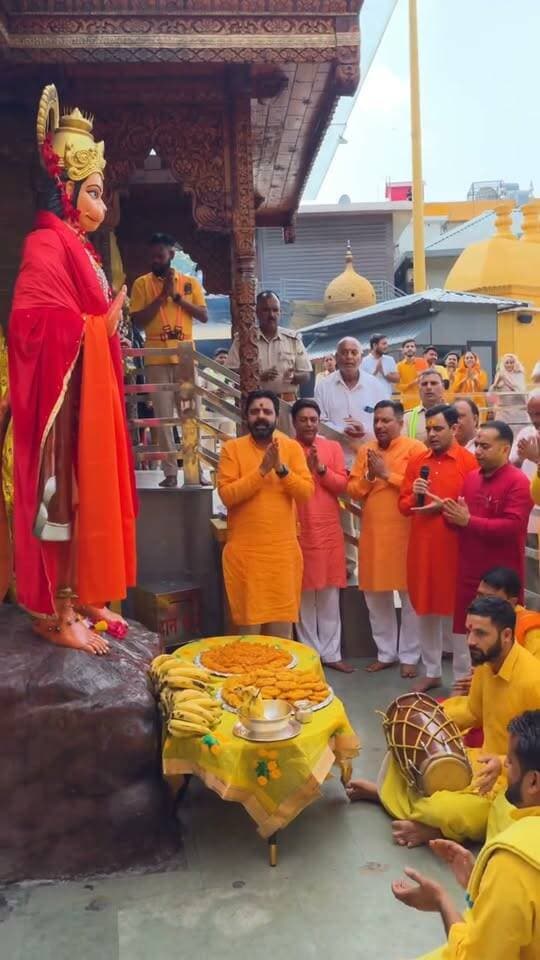 "ॐ नमो हनुमते रुद्रावताराय सर्वशत्रुसहाराय सर्ववशीकरणाय रामदूताय स्वाहा"
#HanumanMantra#OmNamoHanumate#Rudravatar#RamDoot#शक्तिशालीमंत्र