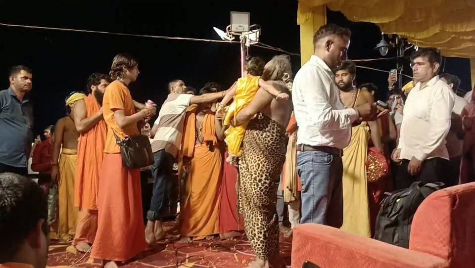 यज्ञ पुत्र : जींद की धरा पर माँ त्रिपुरा की आराधना करते त्रिपुरा पीठाधीश्वर हरीओम जी महाराज
आँखो देखी हलचल