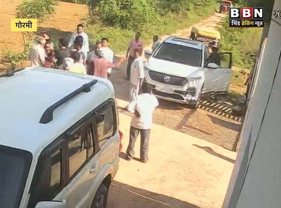 गोरमी में रविवार को दोनियापुरा गांव में देवेन्द्र नरवरिया और रामज्ञान कुशवाह के बीच हुए विवाद का सीसीटीवी आया सामने