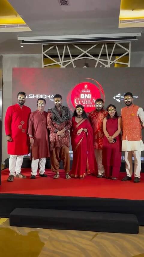 આ વખતે ચહેરા પર હશે માસ્ક અને દિલમાં હશે ગરબાનો રંગ!
BNI ગરબા 2026માં અમદાવાદ પ્રથમ વખત અનુભવશે માસ્કરેડ ગરબાની અનોખી થીમ.
#BNIGarba2026 #BNIGarba #bniahmedabad #Navratri2026 #navratri
