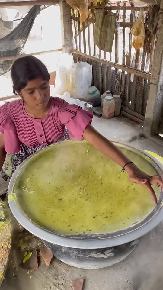10-Year-Old Girl Making Traditional Handmade Papad ❤️ | Amazing Desi Skills
#HandmadePapad #PapadMaking #DesiFood #IndianFood #TraditionalFood #VillageFood #FoodMaking #HomemadeFood #IndianStreetFood