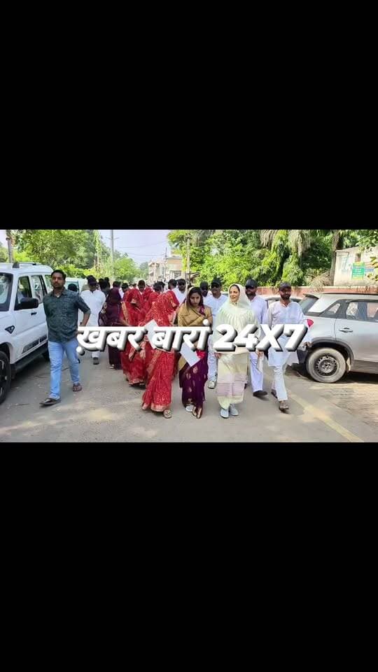 बारां नगर परिषद सभापति के चुनाव को लेकर बारां में आम आदमी पार्टी के पार्षद पहुंचे मतदान करने।।
