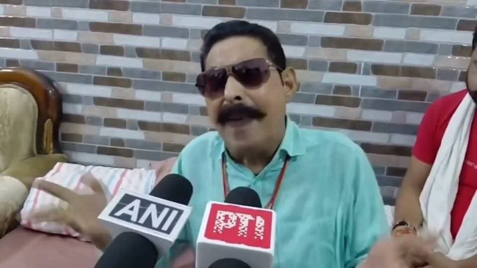 इ कुत्ता के चलते निर्दलीय लड़े... जब तक जिंदा रहूंगा विरोध रहेगा...
JDU विधायक अनंत सिंह ने नीरज कुमार को खुली चुनौती।
#bihar #biharpoltics