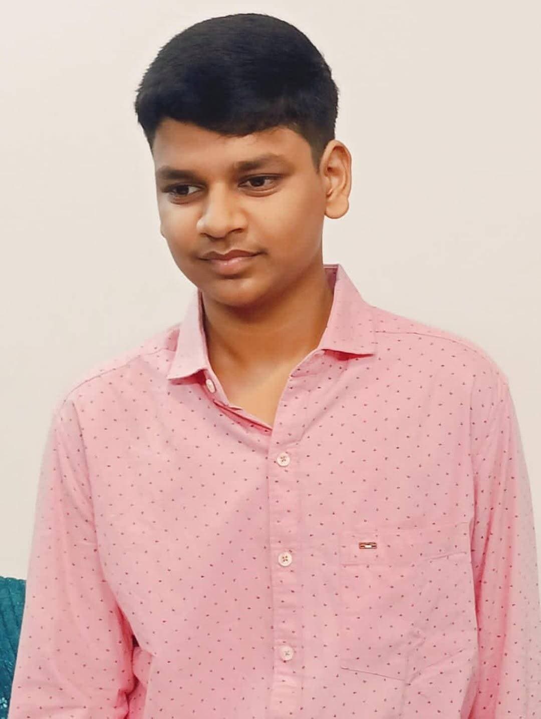 🚨 சிறுவன் மாயம் – பொதுமக்கள் உதவிடுங்கள் 🚨
📍 கள்ளக்குறிச்சி காவல் நிலையம்
📄 வழக்கு எண்: Cr.No. 628/2026
சமீர் (வயது 15)
தந்தை பெயர்: சேலீம்
முகவரி: கணேஷ் அவென்யூ,
பெருவங்கூர் கிராமம், கள்ளக்குறிச்சி.
இச்சிறுவன் காணாமல் போயுள்ளதாக கள்ளக்குறிச்சி காவல் நிலையத்தில் புகார் பதிவு செய்யப்பட்டுள்ளது.
🔎 சிறுவன் குறித்து தகவல் தெரிந்தவர்கள் அல்லது அவரை எங்காவது பார்த்தவர்கள் உடனடியாக கீழ்கண்ட எண்களில் தொடர்புகொள்ளுமாறு கேட்டுக்கொள்ளப்படுகிறது.
📞 காவல் தொடர்பு: 9025795118
📞 பெற்றோர்: 9380644280
🙏 சிறுவனை பாதுகாப்பாக மீட்க இந்த தகவலை அதிகம் பகிருங்கள்.
<nis:link nis:type=tag nis:id=boymissing nis:value=BoyMissing nis:enabled=true nis:link/> <nis:link nis:type=tag nis:id=missingchild nis:value=MissingChild nis:enabled=true nis:link/> <nis:link nis:type=tag nis:id=kallakurichi nis:value=Kallakurichi nis:enabled=true nis:link/> <nis:link nis:type=tag nis:id=கள்ளக்குறிச்சி nis:value=கள்ளக்குறிச்சி nis:enabled=true nis:link/> <nis:link nis:type=tag nis:id=சிறுவன்காணவில்லை nis:value=சிறுவன்காணவில்லை nis:enabled=true nis:link/> <nis:link nis:type=tag nis:id=tn32news nis:value=TN32NEWS nis:enabled=true nis:link/>