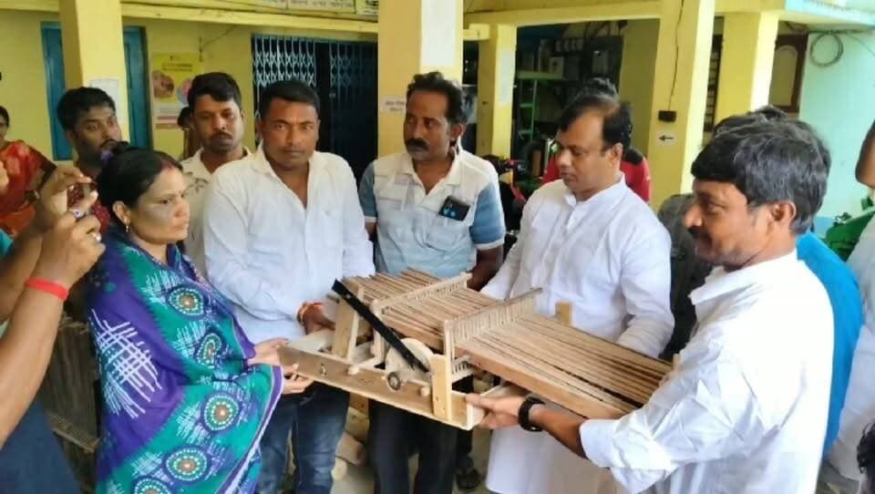 দুর্গাপূজোর আগে গোঘাটের তাঁত শিল্পীদের মুখে হাসি ফোটাতে নেওয়া হলো এক বিশেষ উদ্যোগ
#goghat