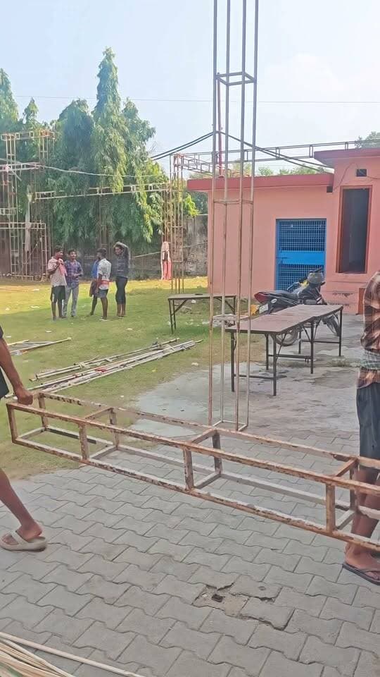 शहर के हिन्दी भवन में दुर्गा पूजा की तैयारी शुरू