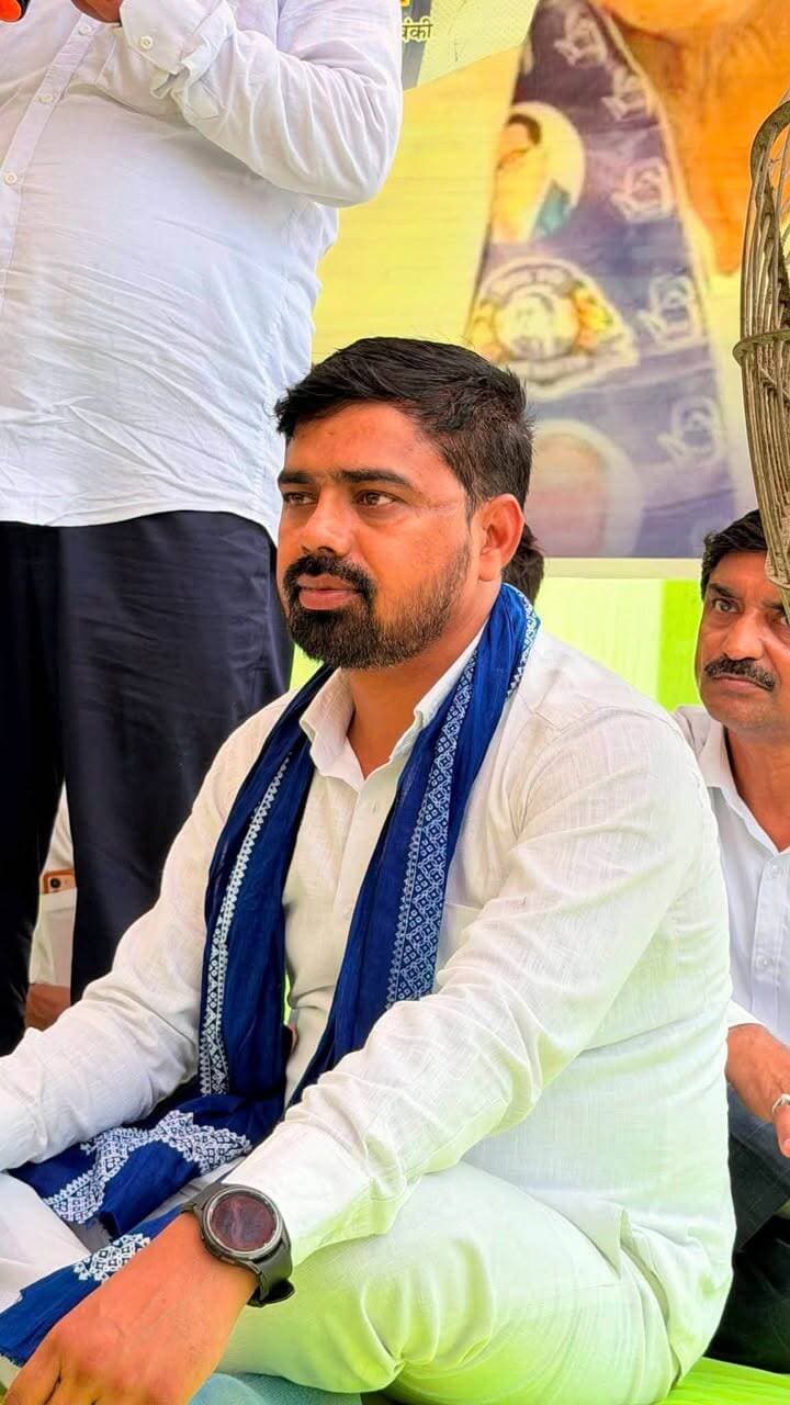 आजाद समाज पार्टी ने कपिल वर्मा को सदर 268 विधानसभा से बनाया प्रत्याशी, जारी की सूची!
#Barabanki #SadarVidhanSabha #AzadSamajParty #KapilVerma #uppolitics