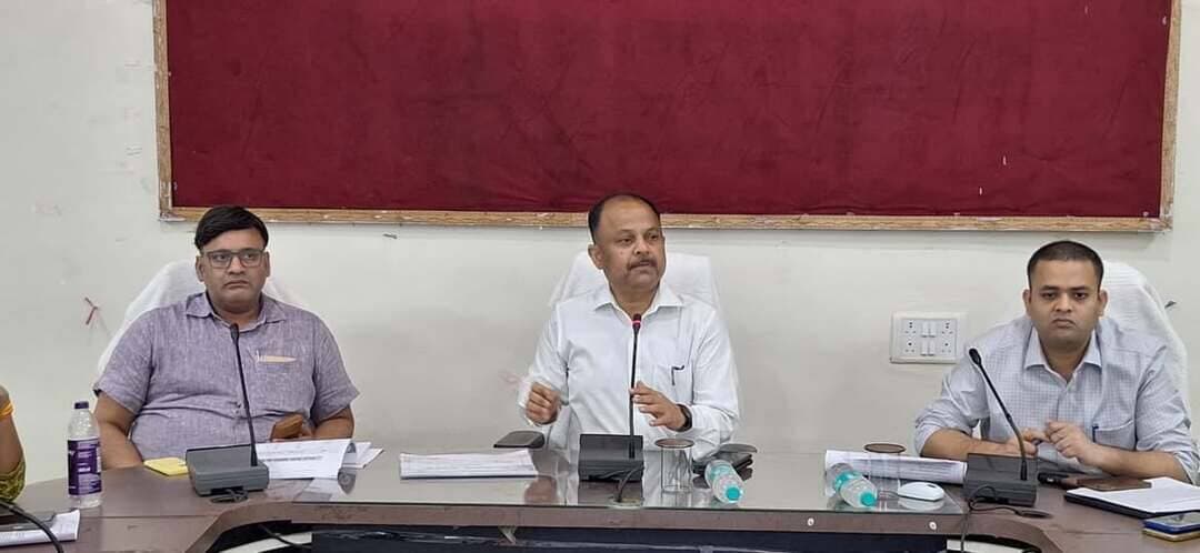 1. ग्रामीण विकास विभाग द्वारा कार्यान्वित विभिन्न योजनाओं की समीक्षात्मक बैठक।
2. जिला जल एवं स्वच्छता समिति की बैठक।
3. जिला जल एवं स्वच्छता मिशन (DWSM) की बैठक।