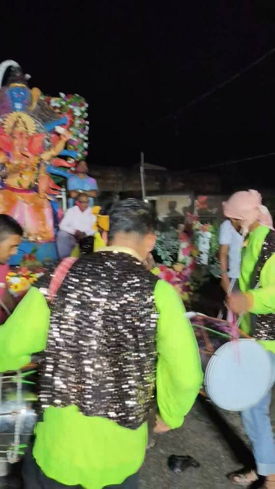 तिसरी में गणेश प्रतिमा विसर्जन के दौरान झूमे युवा, भक्ति और उत्साह के रंग में रंगा माहौल।तिसरी में गणेश प्रतिमा विसर्जन के दौरान युवाओं में खासा उत्साह देखने को मिला
#highlights
#ganeshchaturthi