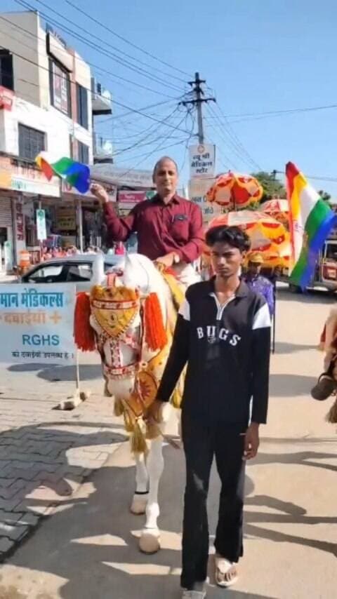 🙏🚩 चित्तौड़गढ़ में पर्यूषण पर्व का भव्य समापन
सेंती आदिनाथ मंदिर से जैन गुरुकुल तक निकला प्रभु जी का भव्य वरघोड़ा 🩷✌️
श्रद्धा और भक्ति के रंग में रंगा नजर आया पूरा माहौल। 🙏