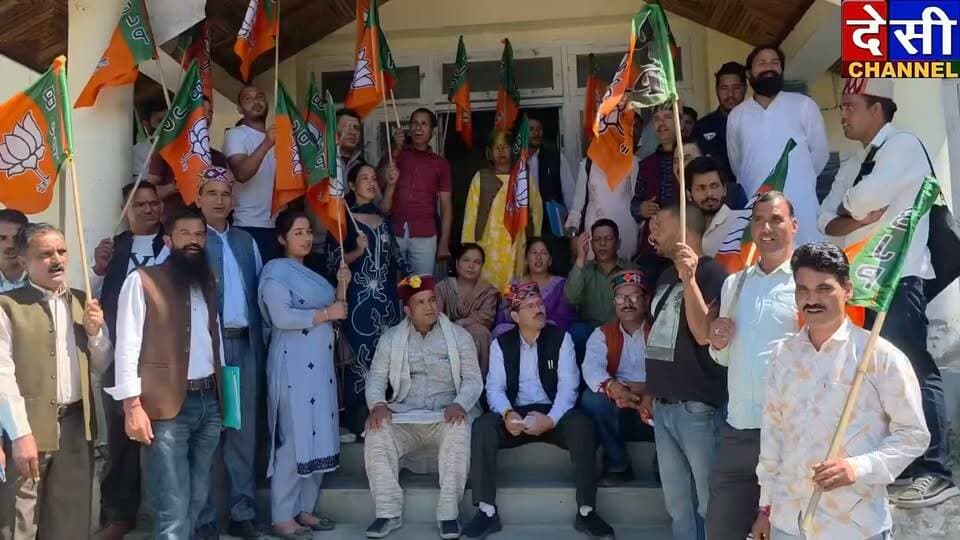 सड़कों की बदहाली पर मंगलौर भाजपा मंडल का हल्लाबोल, PWD कार्यालय का घेराव
विधायक सुरेंद्र शौरी बोले—80% से अधिक बस रूट प्रभावित, 44 करोड़ की केंद्रीय राशि के बावजूद सड़कें बदहाल