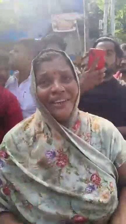प्रयागराज के कर्नलगंज थाना प्रभारी ज्ञानेश्वर मिश्रा को निलंबित करने के लिए अधिवक्ताओं ने की अपील देखें पीड़ित महिला ने लगाए गंभीर आरोप...
#viralvideoシ #ViralNewsUpdate